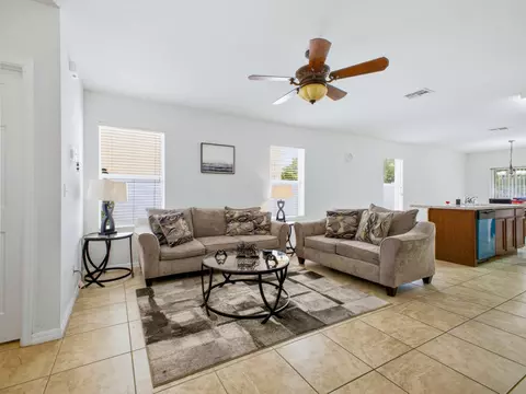 Living - 113 SE 3rd Ave, Boynton Beach, FL 33435 photo 1 of 2