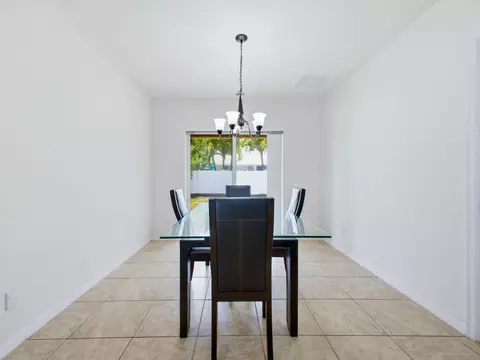 Dining - 113 SE 3rd Ave, Boynton Beach, FL 33435 photo 2 of 2