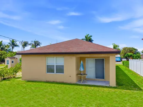 Exterior - 113 SE 3rd Ave, Boynton Beach, FL 33435 photo 3 of 3