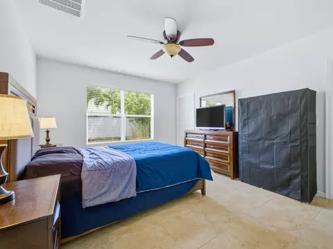 Bedroom - 113 SE 3rd Ave, Boynton Beach, FL 33435 photo 4 of 5