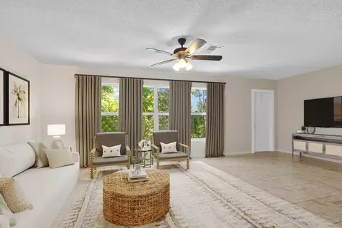 2638 Gately Dr E #111, West Palm Beach, FL 33415