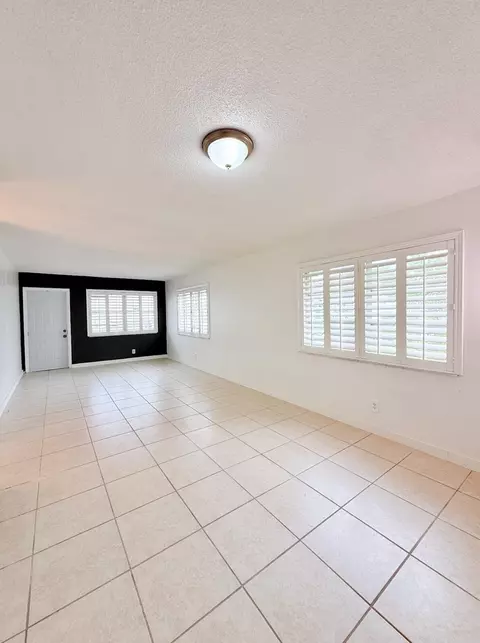 1280 NW 43rd Ter #107, Lauderhill, FL 33313