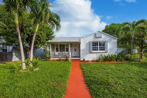 719 Summit Blvd, West Palm Beach, FL 33405