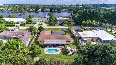 7315 W Lake Dr, West Palm Beach, FL 33406
