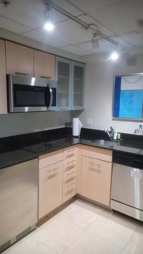 2670 E Sunrise Blvd, Fort Lauderdale, FL 33304