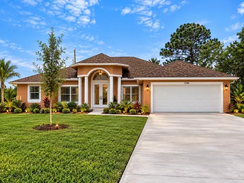 1586 SW Calmar Ave, Port Saint Lucie, FL 34953