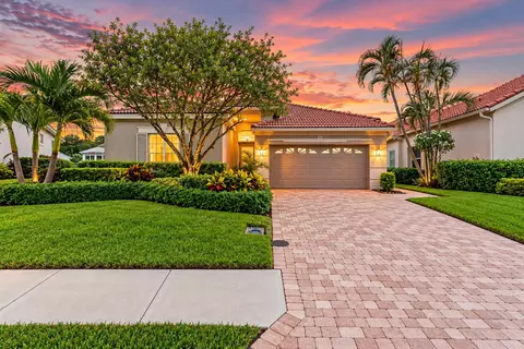 90 Monterey Pointe Dr, Palm Beach Gardens, FL 33418