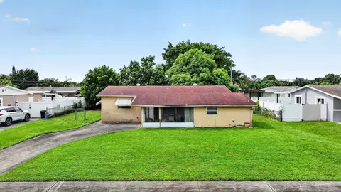 913 Jamaican Dr, West Palm Beach, FL 33415