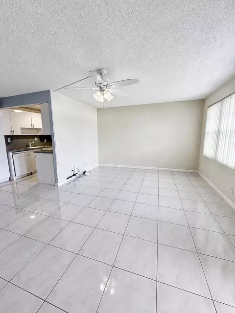 Living - 1089 Wolverton E #1089, Boca Raton, FL 33434 photo 2 of 2