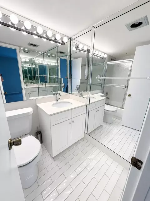 Bath - 1089 Wolverton E #1089, Boca Raton, FL 33434 photo 3 of 3