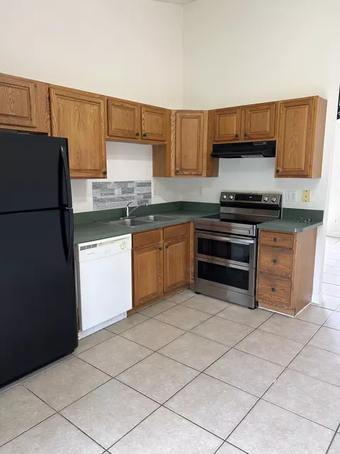 2987-2997 SE Golden Gate Ave, Stuart, FL 34997 photo 2