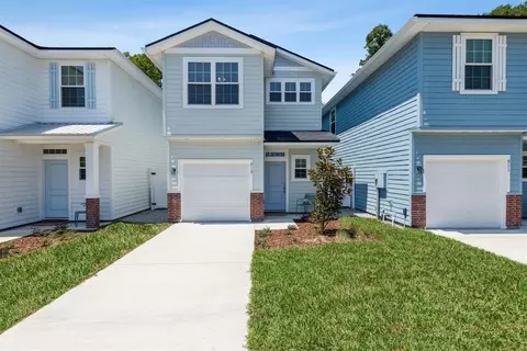 913 S 7th St, Fernandina Beach, FL 32034