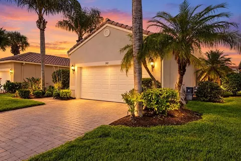 392 NW Breezy Point Loop, Port Saint Lucie, FL 34986