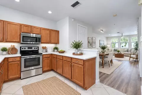 430 Amador Ln #6, West Palm Beach, FL 33401