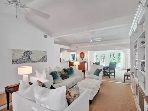 Living - 3207 Dover Rd, Pompano Beach, FL 33062 photo 2 of 3
