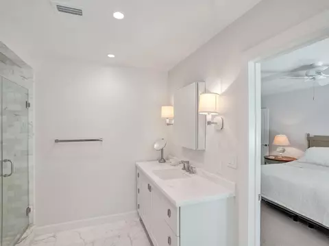 Bath - 3207 Dover Rd, Pompano Beach, FL 33062 photo 4 of 8