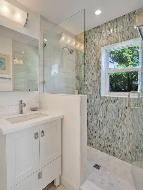 Bath - 3207 Dover Rd, Pompano Beach, FL 33062 photo 7 of 8