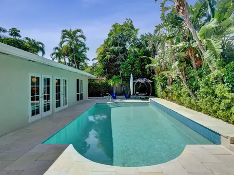 Exterior - 3207 Dover Rd, Pompano Beach, FL 33062 photo 4 of 9