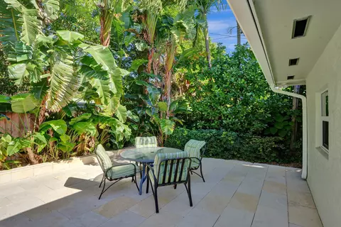 Exterior - 3207 Dover Rd, Pompano Beach, FL 33062 photo 6 of 9