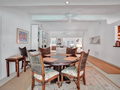 Dining - 3207 Dover Rd, Pompano Beach, FL 33062 photo 3 of 5