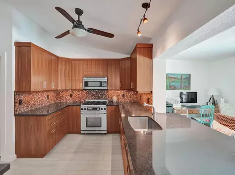 Kitchen - 3207 Dover Rd, Pompano Beach, FL 33062 photo 2 of 4