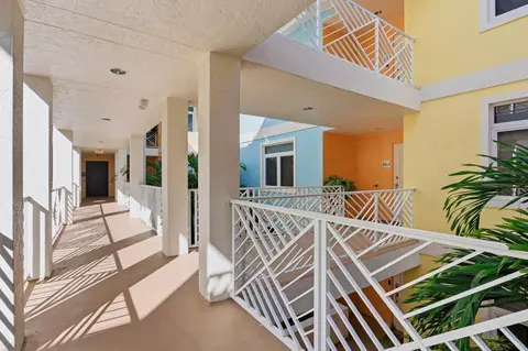 309 E Ocean Ave #202, Lantana, FL 33462