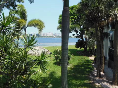 728 Executive Center Dr #27, West Palm Beach, FL 33401