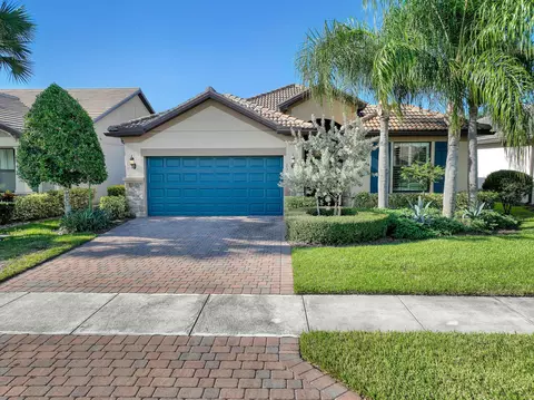 238 SE Longview Dr, Port Saint Lucie, FL 34984