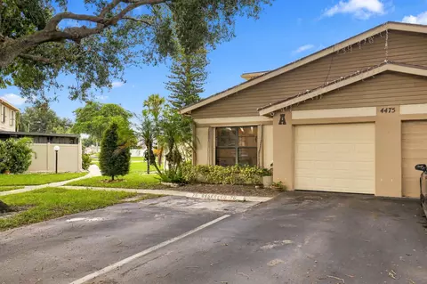 4475 Willow Pond Rd #A, West Palm Beach, FL 33417