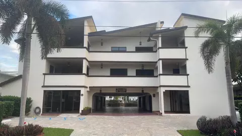 3208 SE 12th St #301, Pompano Beach, FL 33062