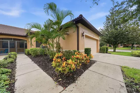 Exterior - 201 Shell Falls Dr, Apollo Beach, FL 33572 photo 2 of 8