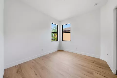 Bedroom - 201 Shell Falls Dr, Apollo Beach, FL 33572 photo 7 of 10