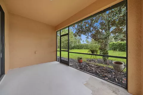 Exterior - 201 Shell Falls Dr, Apollo Beach, FL 33572 photo 8 of 8