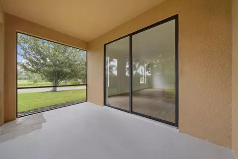 Exterior - 201 Shell Falls Dr, Apollo Beach, FL 33572 photo 7 of 8