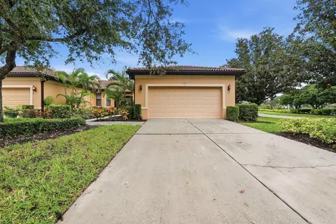 Exterior - 201 Shell Falls Dr, Apollo Beach, FL 33572 photo 1 of 8