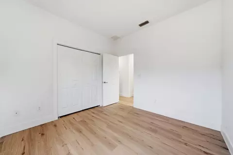 Bedroom - 201 Shell Falls Dr, Apollo Beach, FL 33572 photo 8 of 10