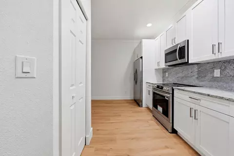 Kitchen - 201 Shell Falls Dr, Apollo Beach, FL 33572 photo 3 of 3