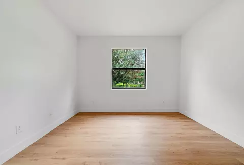 Bedroom - 201 Shell Falls Dr, Apollo Beach, FL 33572 photo 9 of 10