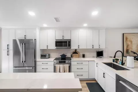 28 Southport Ln #B, Boynton Beach, FL 33436