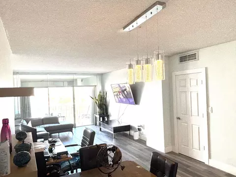 500 Bayview Dr #925, Sunny Isles Beach, FL 33160