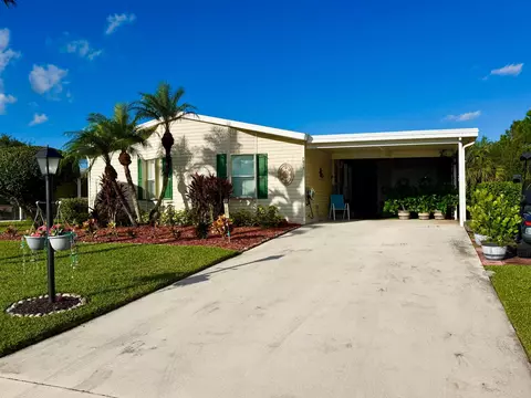 7821 White Ibis Ln, Port Saint Lucie, FL 34952