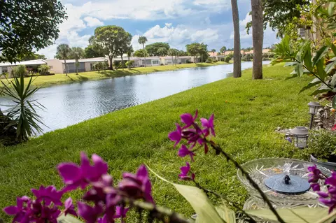 108 Lake Evelyn Dr, West Palm Beach, FL 33411