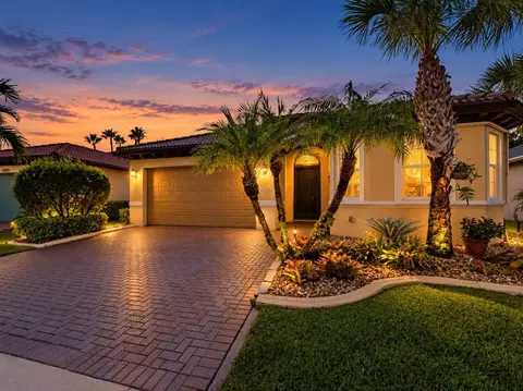 11907 SW Crestwood Cir, Port Saint Lucie, FL 34987