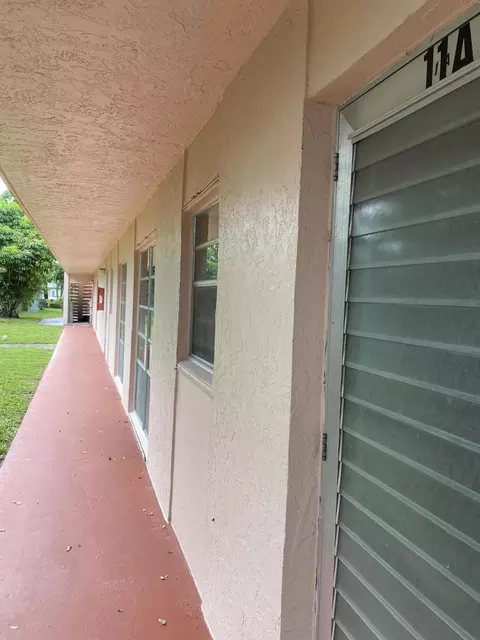 11 Golfs Edge A, West Palm Beach, FL 33417