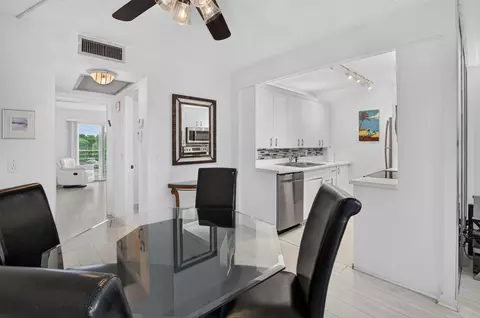 Dining - 4071 Cornwall D, Boca Raton, FL 33434 photo 3 of 8