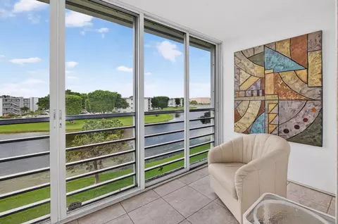 View/Area - 4071 Cornwall D, Boca Raton, FL 33434 photo 1 of 21