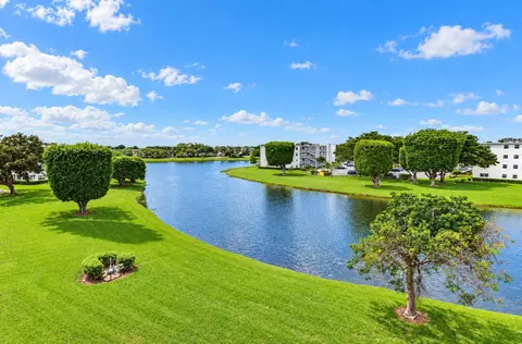View/Area - 4071 Cornwall D, Boca Raton, FL 33434 photo 4 of 21