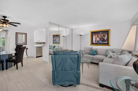 Living - 4071 Cornwall D, Boca Raton, FL 33434 photo 1 of 5