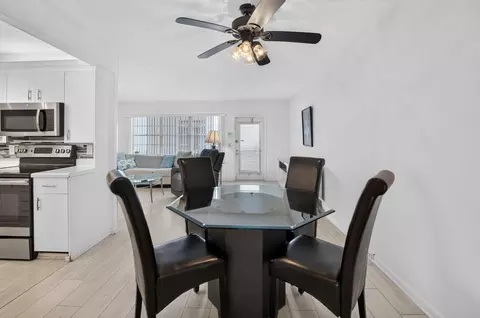 Dining - 4071 Cornwall D, Boca Raton, FL 33434 photo 5 of 8