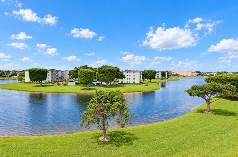 View/Area - 4071 Cornwall D, Boca Raton, FL 33434 photo 3 of 21
